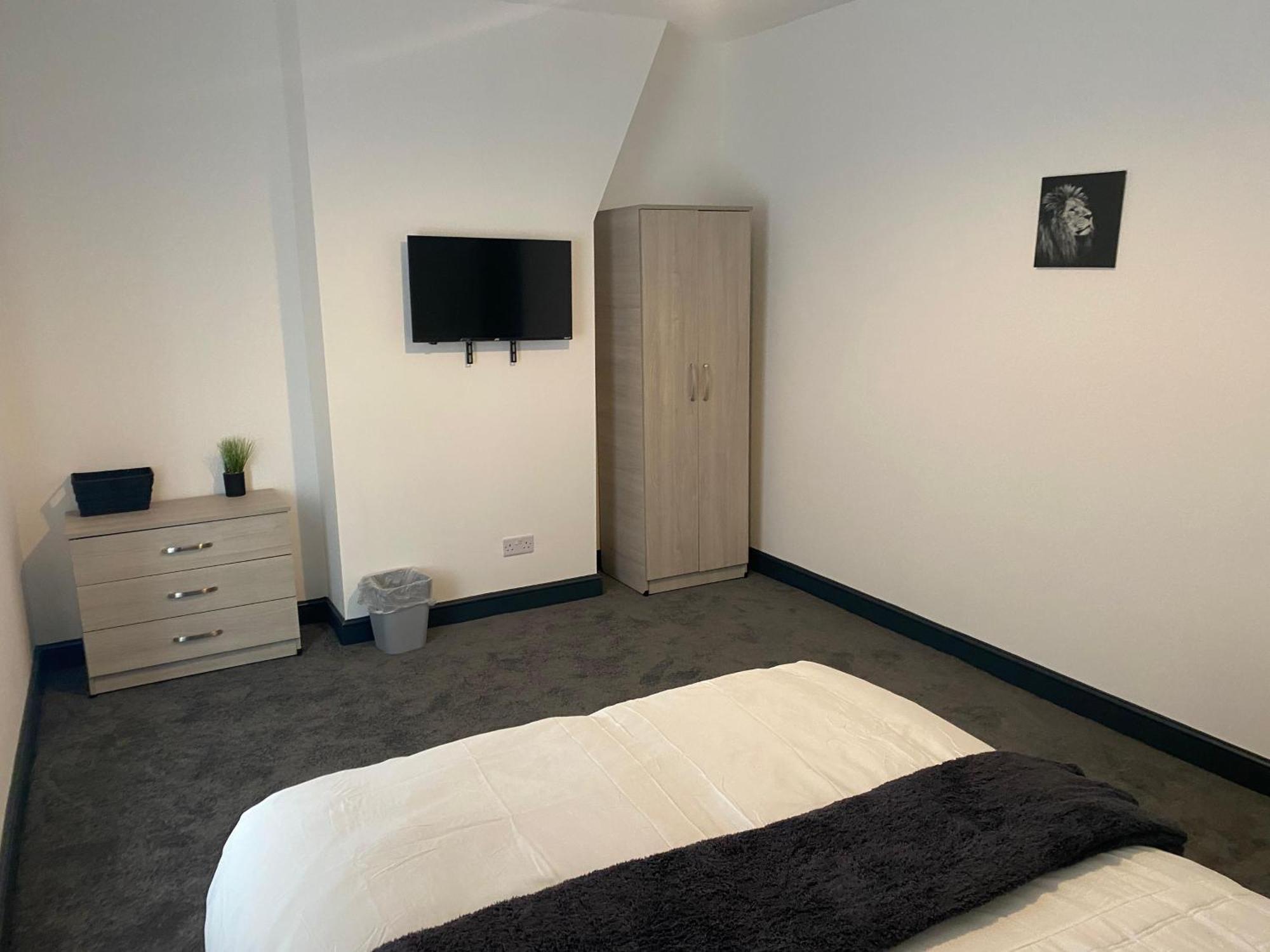 Houghton Guest House 2 Stoke-on-Trent Экстерьер фото