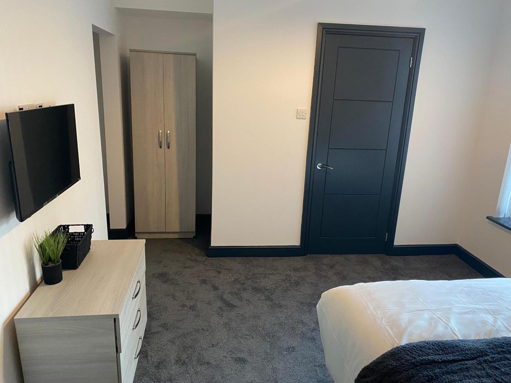 Houghton Guest House 2 Stoke-on-Trent Экстерьер фото