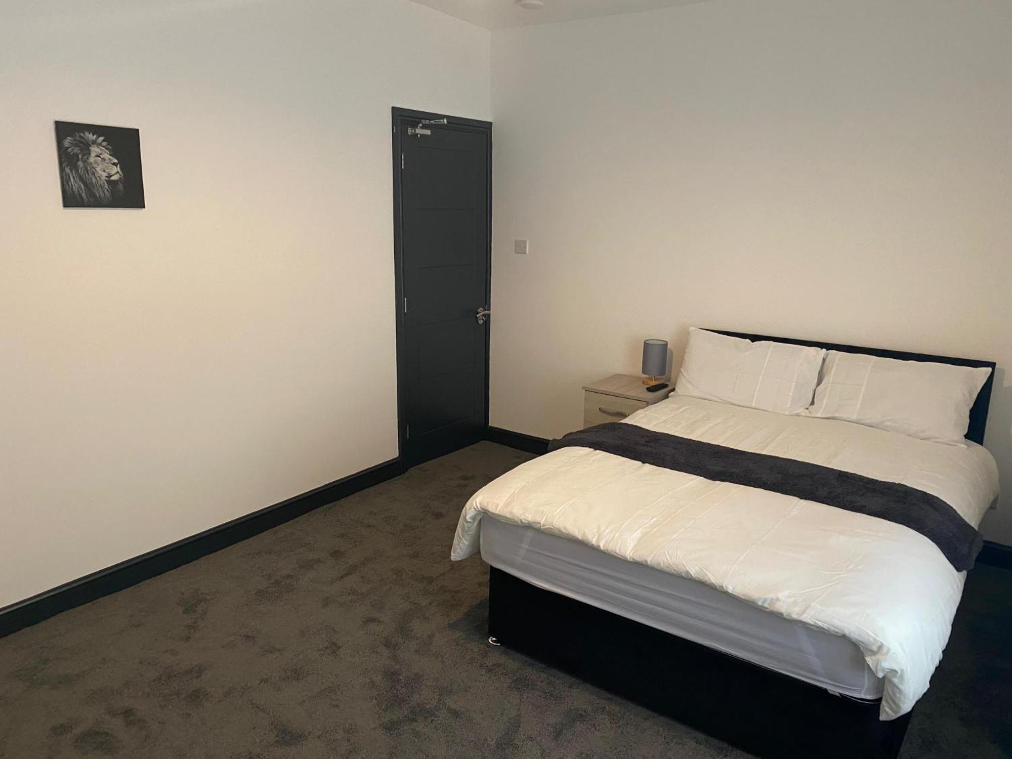 Houghton Guest House 2 Stoke-on-Trent Экстерьер фото