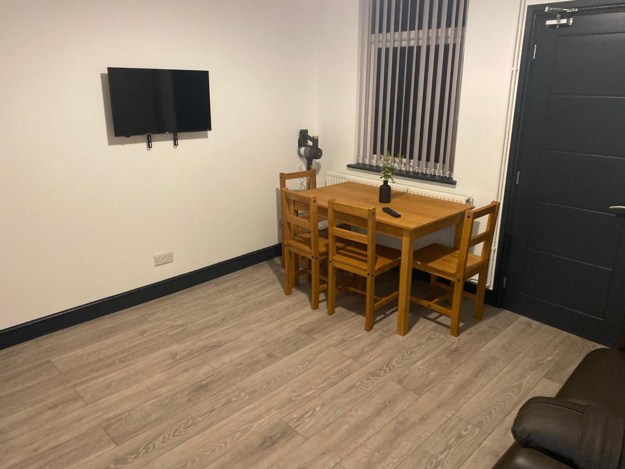 Houghton Guest House 2 Stoke-on-Trent Экстерьер фото